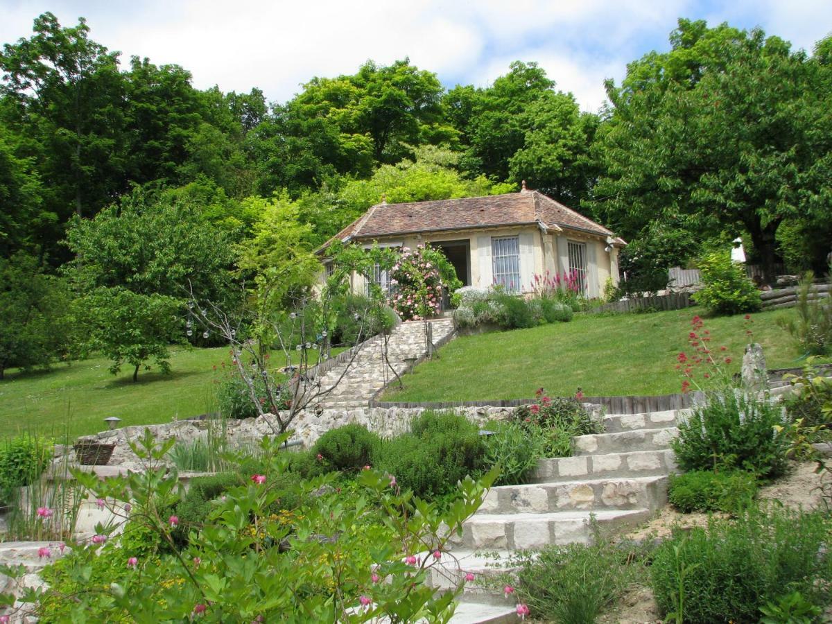 Hotel Le Clos Du Point De Vue Montigny-sur-Loing Exterior foto