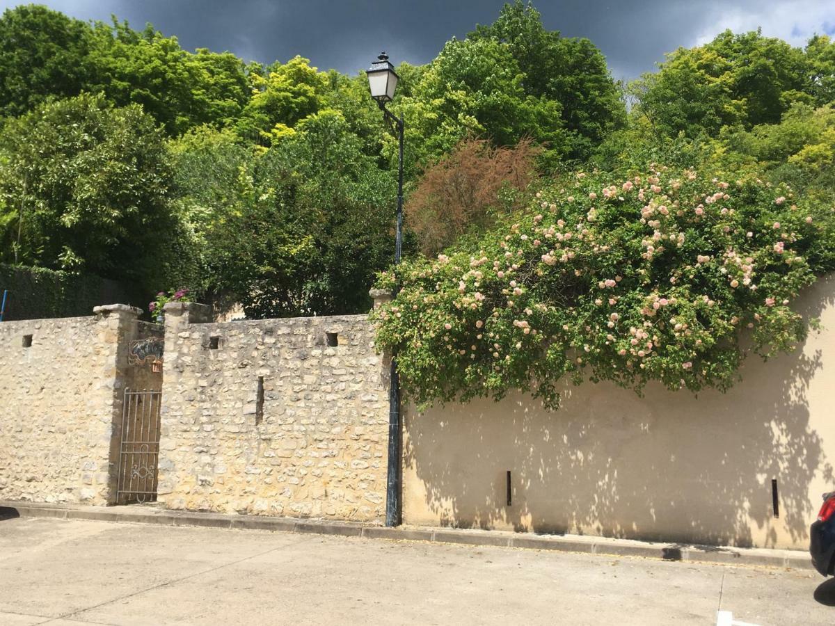 Hotel Le Clos Du Point De Vue Montigny-sur-Loing Exterior foto